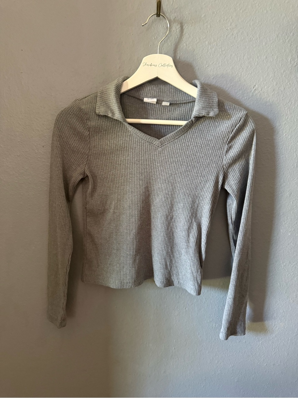 GAP Ribbed V-Neck Fold-Over Collar Top - Gray
